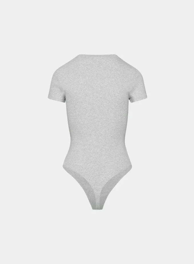 Body de cuello redondo con costuras elásticas HomeStretch™ Body de cuello redondo con costuras elásticas HomeStretch™