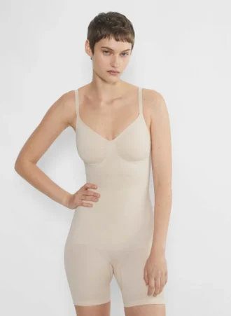 Body sin costuras ShapeEnhance™ hasta la mitad del muslo