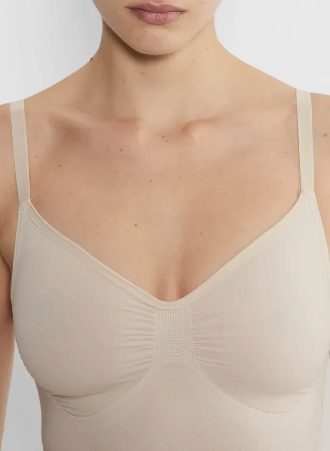 Body sin costuras ShapeEnhance™ hasta la mitad del muslo
