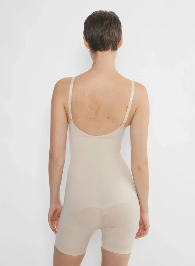 Body sin costuras ShapeEnhance™ hasta la mitad del muslo