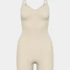 Body sin costuras ShapeEnhance™ hasta la mitad del muslo