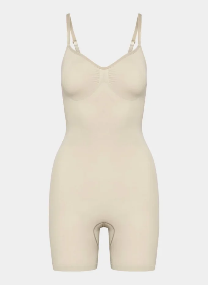 Body sin costuras ShapeEnhance™ hasta la mitad del muslo