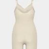 Body sin costuras ShapeEnhance™ hasta la mitad del muslo