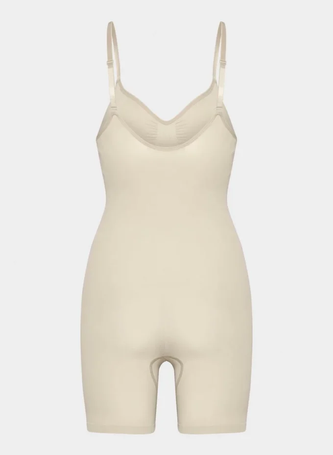 Body sin costuras ShapeEnhance™ hasta la mitad del muslo