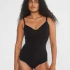 Body sin costuras ShapeEnhance™ que cubre todo el trasero