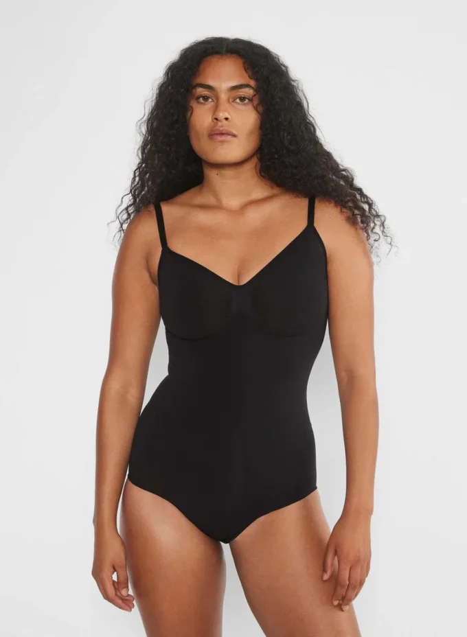 Body sin costuras ShapeEnhance™ que cubre todo el trasero