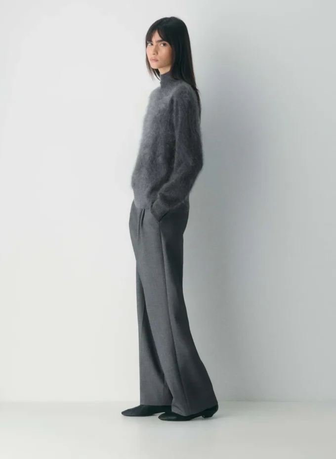 Brushed Cashmere Cuello alto holgado