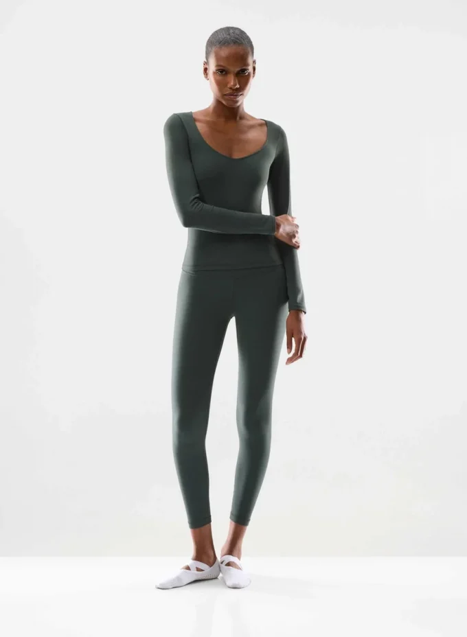 BUTTER Essential V-Neck Longsleeve BUTTER Essential V-Neck Longsleeve