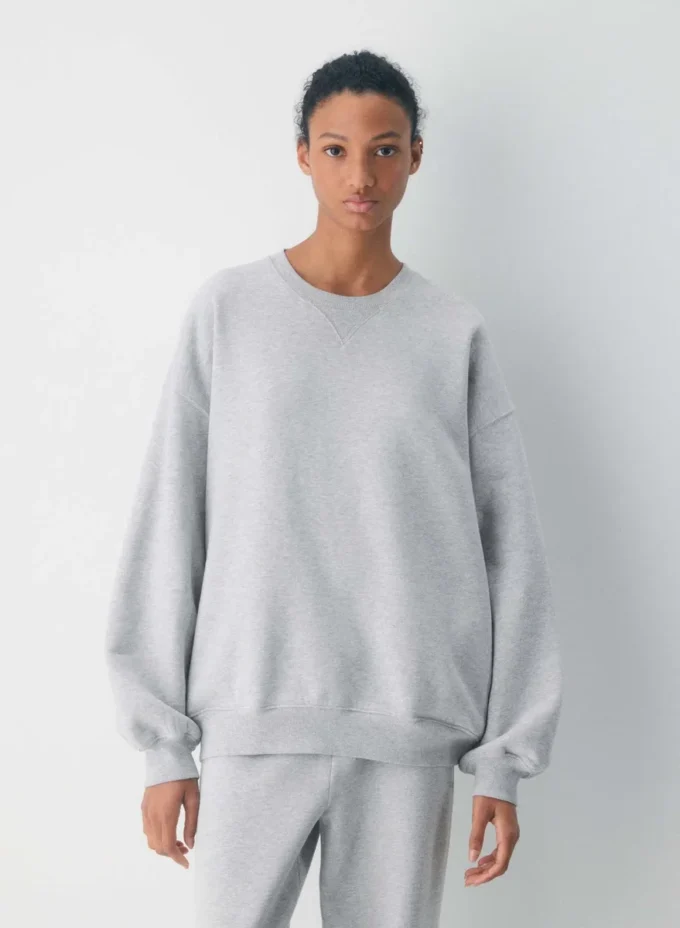 cómodo tejido de felpa. Nueva sudadera Mega Crew cómodo tejido de felpa. Nueva sudadera Mega Crew