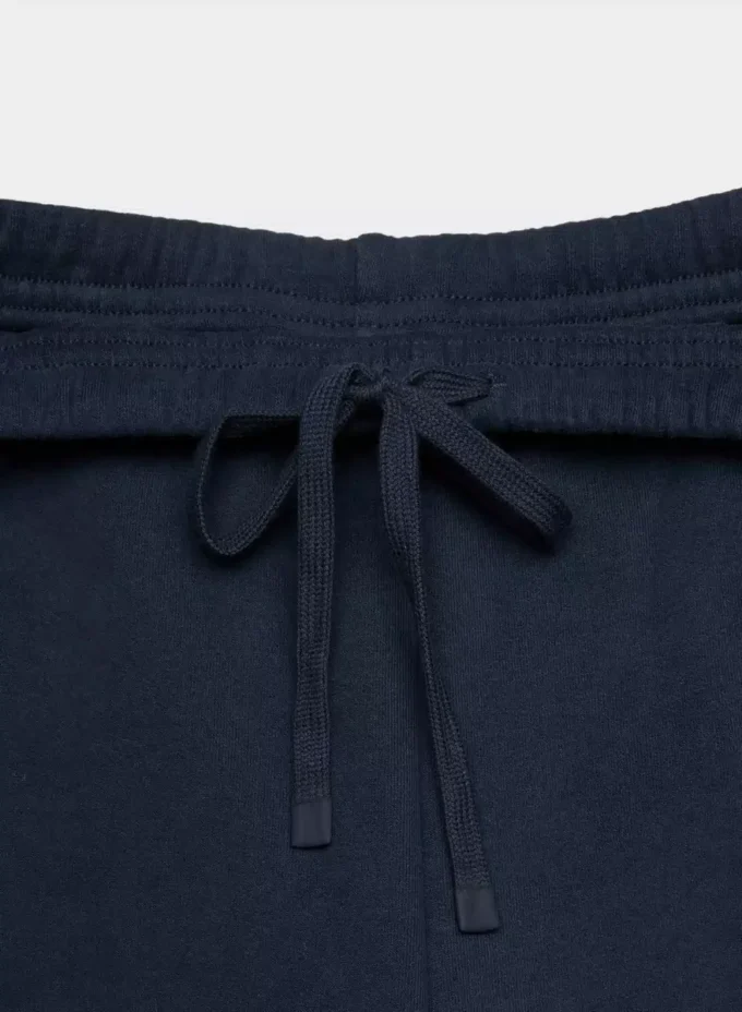 Cozy Sweatfleece de Aritzia. Pantalones de chándal ajustados Cozy Sweatfleece de Aritzia. Pantalones de chándal ajustados