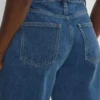 Denim Forum Kai Curve-fit Relaxed Mid-rise Barrel Jean