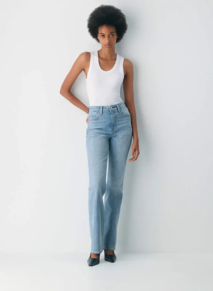 Denim Forum Los vaqueros slim bootcut de talle alto Nina de los años 90 Denim Forum Los vaqueros slim bootcut de talle alto Nina de los años 90