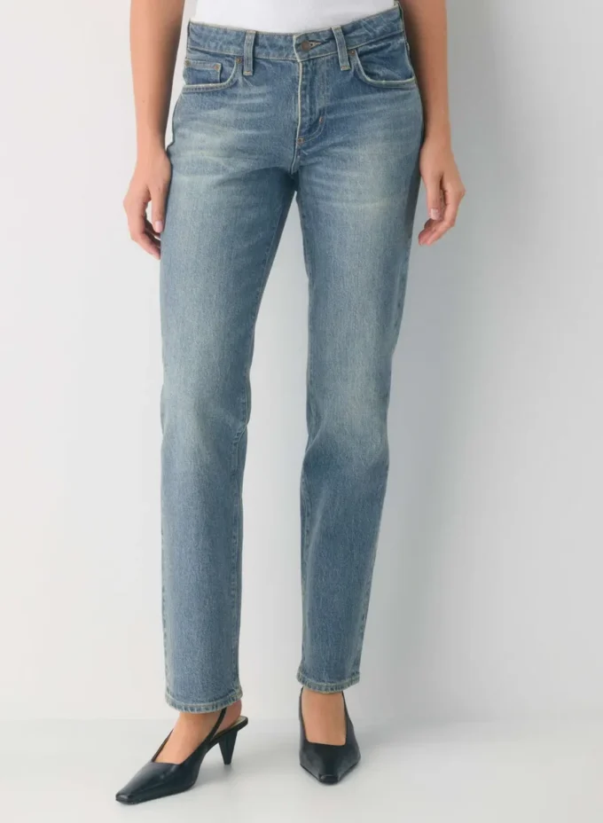 Denim Forum Tilda Vaqueros rectos de talle bajo y corte curvo Denim Forum Tilda Vaqueros rectos de talle bajo y corte curvo