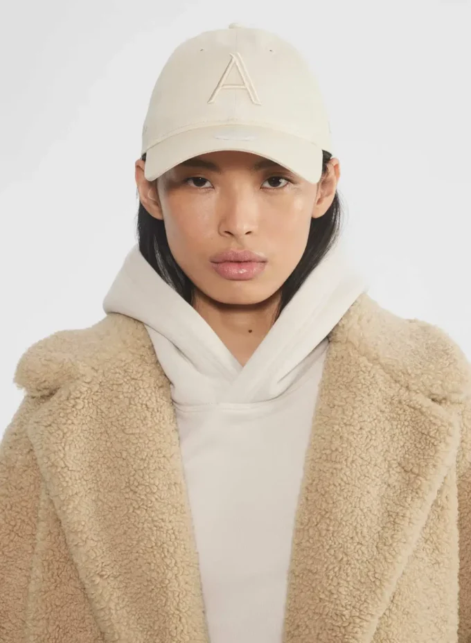 Gorra New Era x Aritzia 9TWENTY