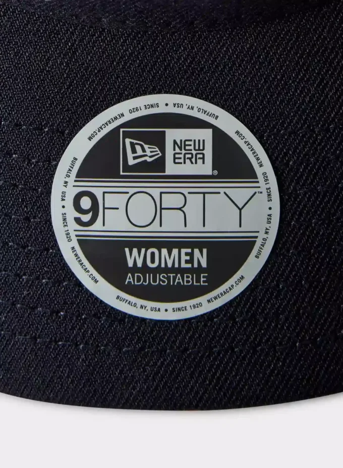 Gorra trucker New Era x Aritzia 940 A-Frame