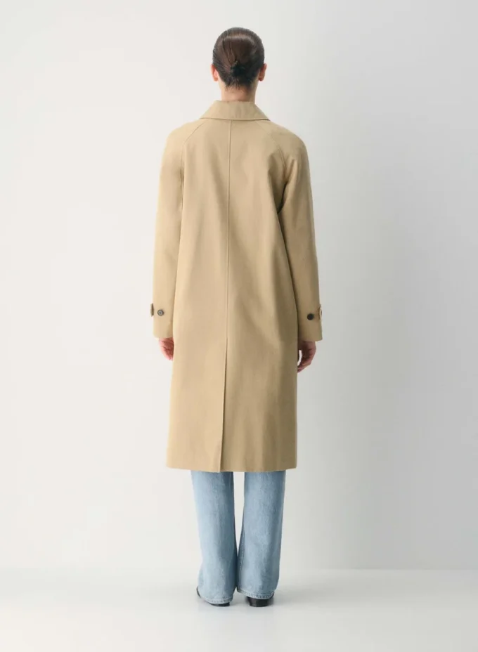 La gabardina Regent: sarga rica
