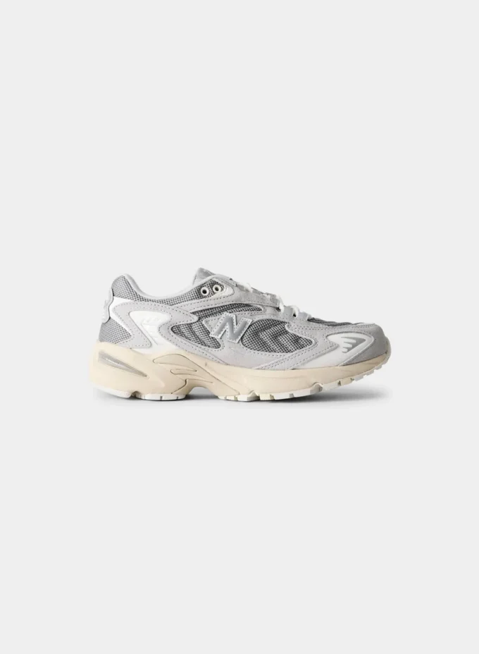 New Balance 725