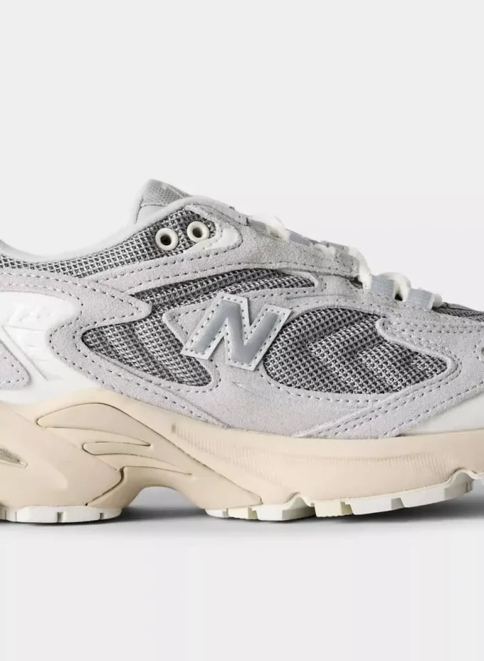 New Balance 725