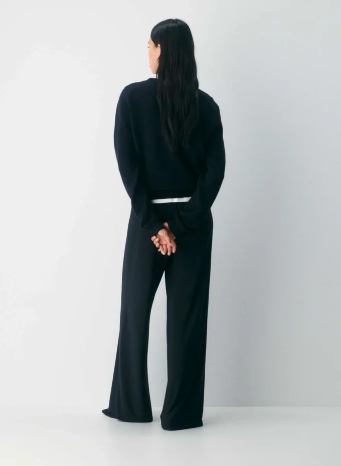 Pantalón Linear – Smooth Matter™ Pantalón Linear – Smooth Matter™