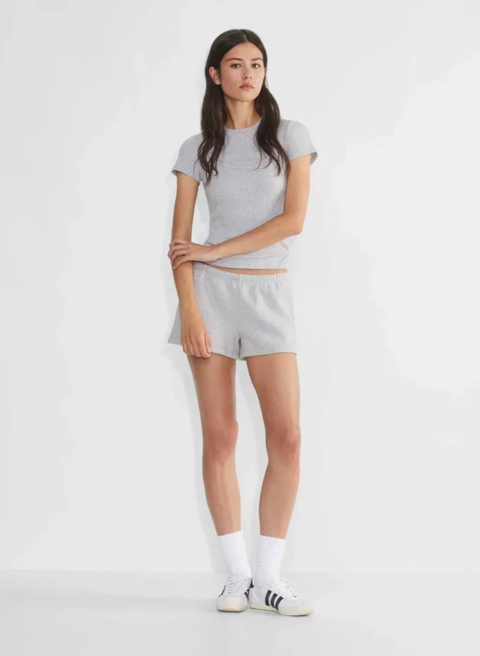 Pantalones cortos boyfriend de felpa suave y talle bajo Pantalones cortos boyfriend de felpa suave y talle bajo