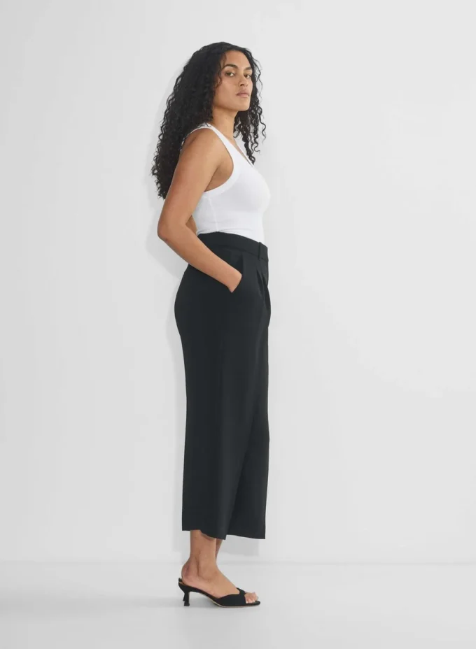 Pantalones Effortless Pant™ Curve-fit Cropped – Crepette™ Pantalones Effortless Pant™ Curve-fit Cropped – Crepette™