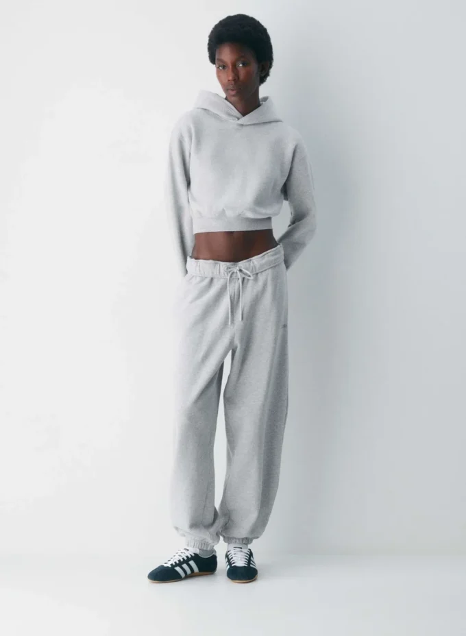 Sudadera con capucha corta y cómoda de felpa Sudadera con capucha corta y cómoda de felpa