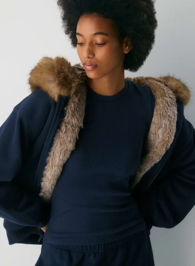Sudadera con capucha y cremallera mega oversize