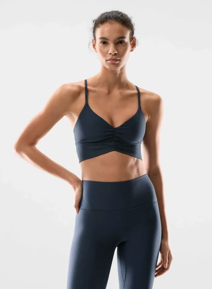 Sujetador deportivo inclinado GloTone™ Sujetador deportivo inclinado GloTone™