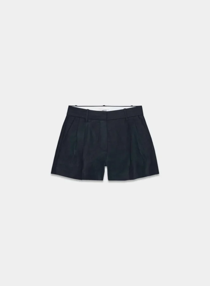 The Effortless Short™ Curve-fit Mini – CruiseLinen™ The Effortless Short™ Curve-fit Mini – CruiseLinen™