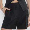 The Effortless Short™ Mid-Thigh – CruiseLinen™