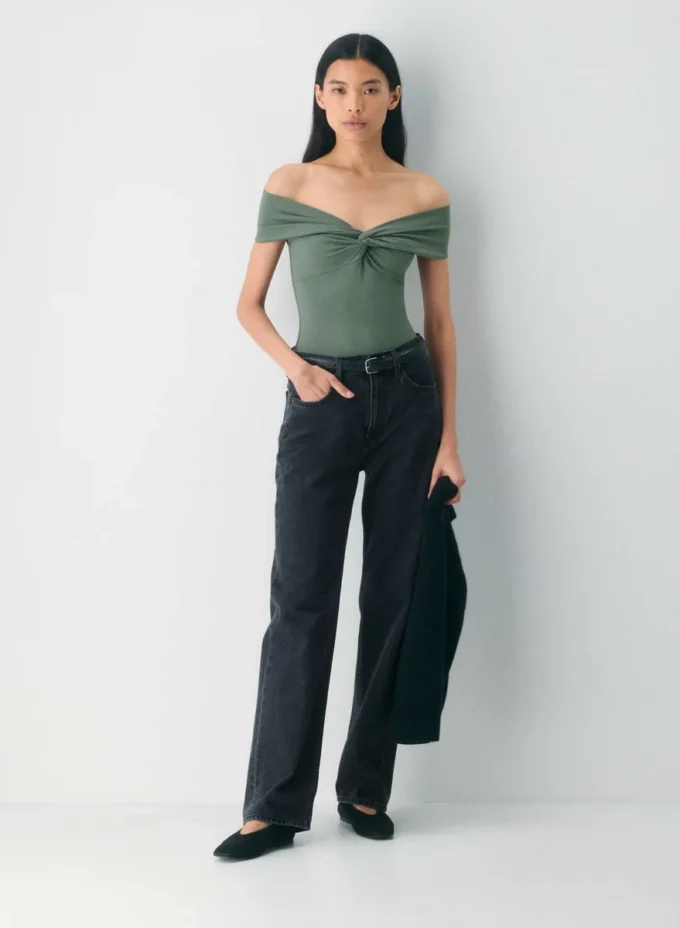 Top original Contour Twist con hombros descubiertos Top original Contour Twist con hombros descubiertos