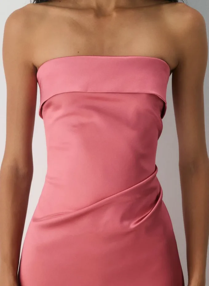 Vestido exclusivo de satén